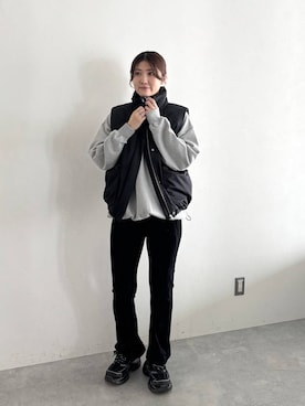 「アイテム（ダウンベスト）」を使った、ちゃやかさん（レディース・168cm・20代）の秋コーディネート
