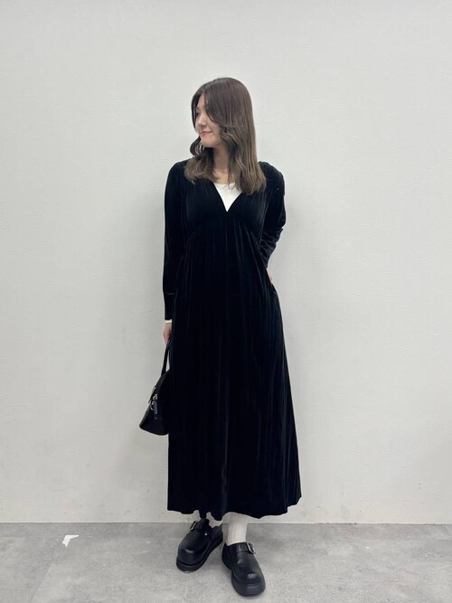 新品タグ付き♡ミストレアス♡ベロアワンピース♡ブラック セール】Vネックベロアワンピース/605906（ワンピース）｜JEANASIS
