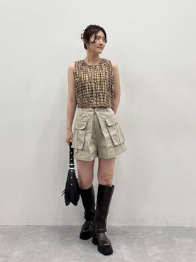 「JEANASIS（ジーナシス）のミリタリーショートパンツ/1044352（カーゴパンツ、ベージュ系）」を使った、ちゃやかさん（レディース・168cm）の夏コーディネート
