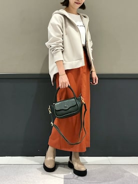 「YECCA VECCA（イェッカヴェッカ）のアイテム（パーカー）」を使った、k..さん（レディース・157cm）の秋コーディネート