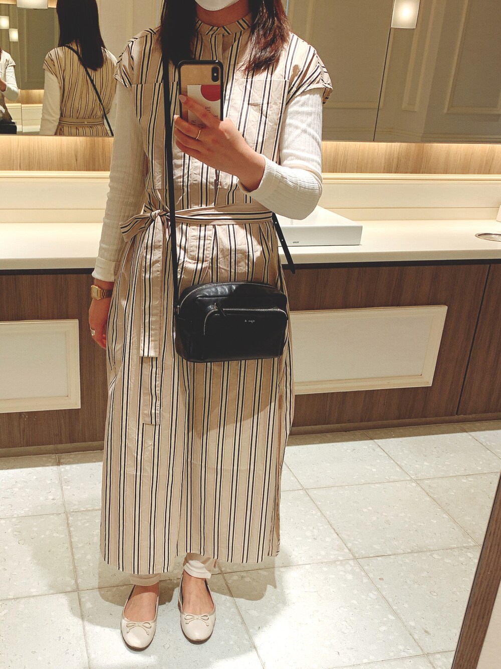 「unfil、agnes b.、休日スタイル」｜「unfilの【unfil】コットンツイル スリーブレスドレス WOMEN（ワンピース、ベージュ系）」を使った、yさん（レディース・161cm）の春コーディネートの1枚目の写真