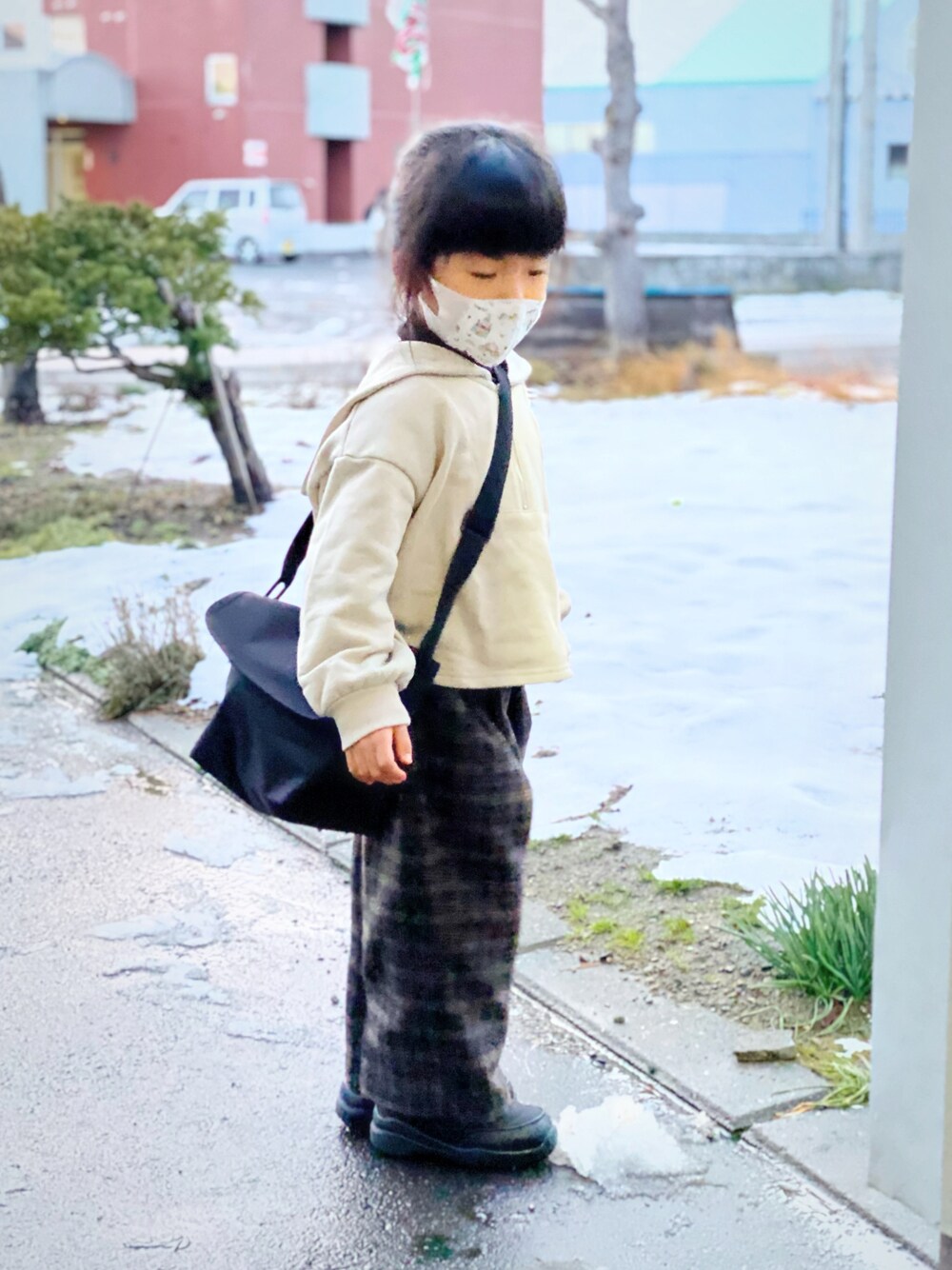 「チェック、ハイネック、チェックパンツ、キッズコーデ、セーラー、セーラーカラー」｜「LOWRYS FARMのウラケセーラープルオーバー　256250（Tシャツ/カットソー、ホワイト系）」を使った、ｍａｍｅ＊さん（キッズ・100cm）の秋コーディネートの1枚目の写真