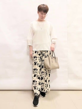 「SHOO・LA・RUE（シューラルー）の【2点セット/7分袖】ランタンスリーブで女性らしい インせず着られる ネックレス付きブラウス（シャツ/ブラウス、ホワイト系）」を使った、natsushoola727さん（レディース・162cm）の春コーディネート