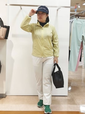 「adabat（アダバット）の２WAYブリムUVバイザー（ハット、ブルー系）」を使った、とみーさん（レディース・155cm）の冬コーディネート