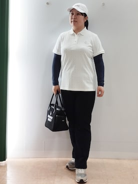 「adabat（アダバット）のラウンディッシュキャップ（キャップ、ホワイト系）」を使った、とみーさん（レディース・155cm）の夏コーディネート
