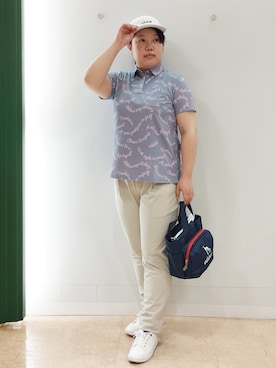 「adabat（アダバット）のラウンディッシュキャップ（キャップ、ホワイト系）」を使った、とみーさん（レディース・155cm）の夏コーディネート