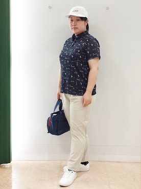 「adabat（アダバット）のラウンディッシュキャップ（キャップ、ホワイト系）」を使った、とみーさん（レディース・155cm）の夏コーディネート