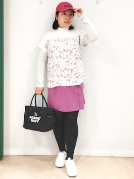 「adabat（アダバット）のクローバープリント切替モックT（Tシャツ/カットソー、ピンク系）」を使った、とみーさん（レディース・155cm）の春コーディネート