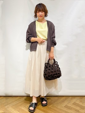 「index（インデックス）の【接触冷感】ビジューキーネックフレンチトップス《UVケア／洗濯機OK／XS～3L／8col》（Tシャツ/カットソー、イエロー系）」を使った、なかさん（レディース・157cm）の夏コーディネート