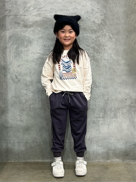 「THE SHOP TK （ザ ショップ ティーケー ）の【110-160】プリント長袖Tシャツ（Tシャツ/カットソー、ベージュ系）」を使った、naokoさん（レディース・123cm）の秋コーディネート