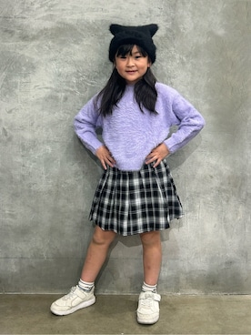 「THE SHOP TK （ザ ショップ ティーケー ）の【130・150】フェザークルーネックニット（ニット/セーター、パープル系）」を使った、naokoさん（レディース・123cm）の冬コーディネート