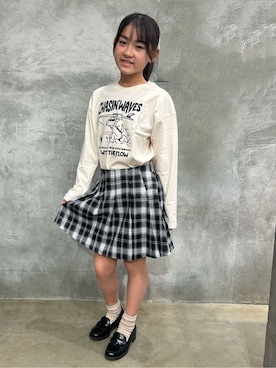 「THE SHOP TK （ザ ショップ ティーケー ）の【110-160】プリント長袖Tシャツ（Tシャツ/カットソー、ベージュ系）」を使った、naokoさん（レディース・123cm）の冬コーディネート