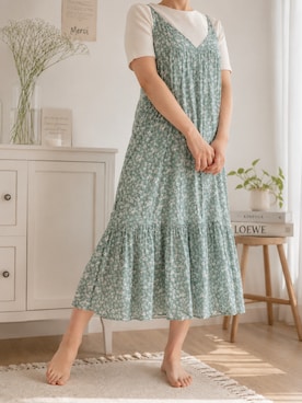 「UNIQLO（ユニクロ）のアイテム（Tシャツ/カットソー、ホワイト系）」を使った、knnaさん（レディース・163cm）の夏コーディネート