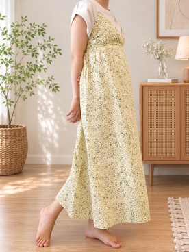 「flower（フラワー）のアイテム（ワンピース、イエロー系）」を使った、knnaさん（レディース・163cm）の夏コーディネート