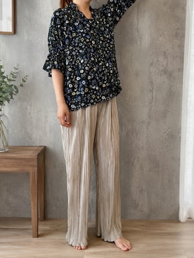 「UNIQLO（ユニクロ）のアイテム（シャツ/ブラウス、ブラック系）」を使った、knnaさん（レディース・163cm）の夏コーディネート