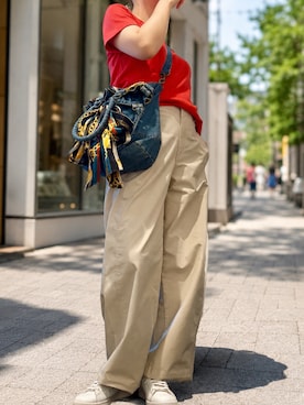「UNIQLO（ユニクロ）のアイテム（その他パンツ、ホワイト系）」を使った、knnaさん（レディース・163cm）の夏コーディネート