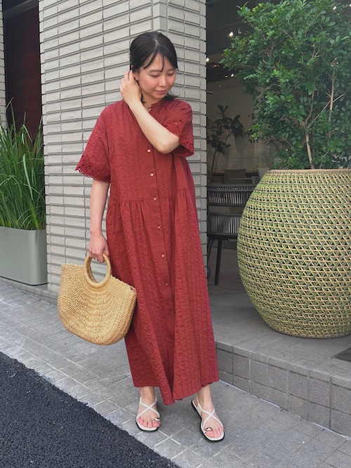 【洗える】袖刺繍ドビーストライプシャツワンピース｜涼しく・美しく刺繍が彩る大人のシャツワンピース/スキッパーワンピース/ロング丈/前開き/体型カバー/ナチュラル