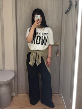 「LOUNGEDRESS（ラウンジドレス）のNOWロゴT（Tシャツ/カットソー、ホワイト系）」を使った、CHISATOさん（レディース・153cm）の夏コーディネート