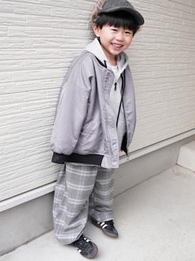 「14+（イチヨンプラス）のアイテム（キャップ）」を使った、towaさん（キッズ・110cm）の冬コーディネート