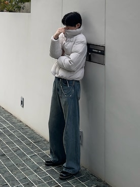 「WYM LIDNM（ウィム バイ リドム）のVINTAGE WASHED CURVED DENIM（デニムパンツ、ブルー系）」を使った、井上真宏さん（メンズ・175cm）の冬コーディネート