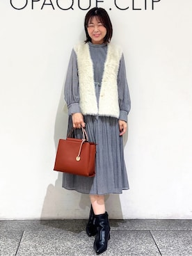 「index（インデックス）の《andGIRL掲載》フェザーペプラムジレ【洗濯機OK／抗ピル】（ベスト、ベージュ系）」を使った、あずささん（レディース・156cm）の秋コーディネート