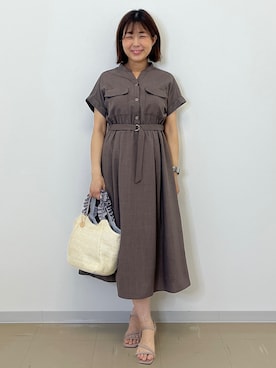 「index（インデックス）のダブルポケットスキッパーワンピース【防シワ/洗濯機OK】《XS～3L/6col》（ワンピース、ブラウン系）」を使った、あずささん（レディース・156cm）の夏コーディネート