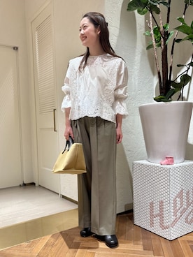 「SLOBE IENA（スローブイエナ）の《4サイズ展開》ベルテット2タックストレートパンツ（スラックス、グリーン系）」を使った、fuyukaさん（レディース・158cm）の春コーディネート
