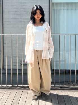 「B.C STOCK（ベーセーストック）の手洗い可 / セルロースチノサスペンダータックトラウザー（その他パンツ、ベージュ系）」を使った、YOKOさん（レディース・159cm）の春コーディネート