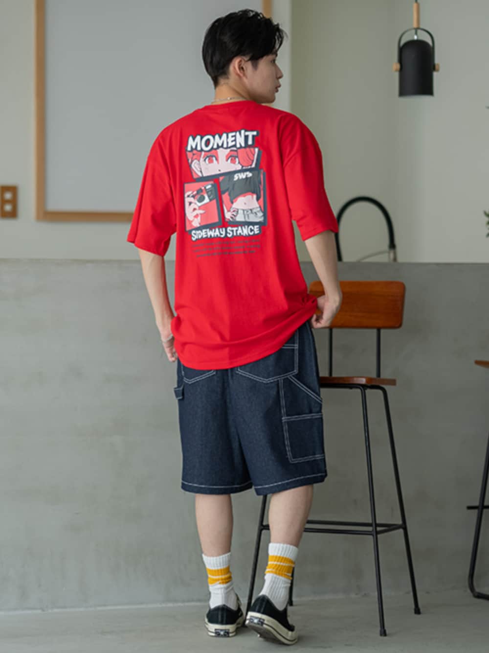 「夏コーデ、デニムパンツ、ストリートコーデ、赤、Tシャツ、プリントT、韓国ファッション」｜「SIDEWAY STANCEの【SIDEWAY STANCE】オリジナル グラフィック プリント/ワッペン刺しゅう 半袖Tシャツ（Tシャツ/カットソー、レッド系）」を使った、improves_officialさん（メンズ・172cm）の夏コーディネートの1枚目の写真