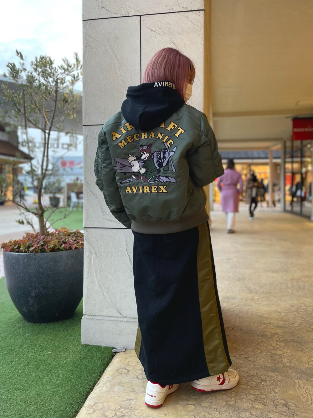 「アウター、MA-1、AVIREX、刺繍、冬コーデ、ootd、低身長、今日のコーデ、AVIREX DEPOT、アビレックス(AVIREX)」｜「AVIREXのアイテム（MA-1、グリーン系）」を使った、Reinaさん（レディース・155cm）の冬コーディネートの1枚目の写真