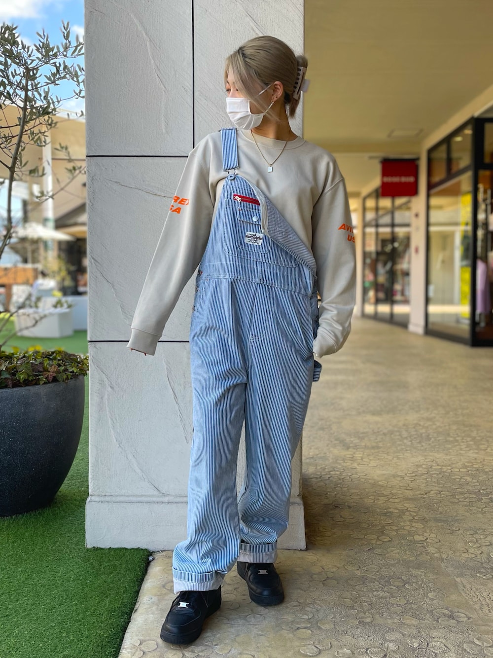 「サロペット、AVIREX、パンツスタイル、ootd、春コーデ、低身長、今日のコーデ、AVIREXBelle、AVIREX DEPOT、アビレックス(AVIREX)」｜「AVIREXのSH L-HICKORY OVERALL/ ヒッコリーオーバーオール（サロペット/オーバーオール、その他）」を使った、Reinaさん（レディース・155cm）の春コーディネートの1枚目の写真