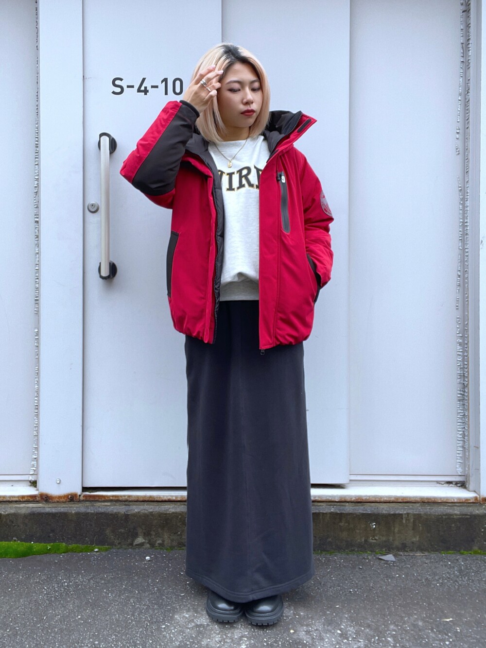 「スウェット、ダウンジャケット、AVIREX、冬コーデ、ootd、低身長、今日のコーデ、AVIREXBelle、AVIREX DEPOT、アビレックス(AVIREX)」｜「AVIREXのアイテム（スウェット、グレー系）」を使った、Reinaさん（レディース・155cm）の冬コーディネートの1枚目の写真