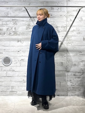 「アイテム（チェスターコート、ブルー系）」を使った、佐藤静香さん（レディース・159cm）の秋コーディネート