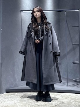 「アイテム（ステンカラーコート、グレー系）」を使った、佐藤静香さん（レディース・159cm）の秋コーディネート