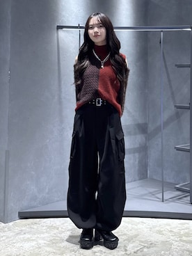 「アイテム（カーゴパンツ）」を使った、佐藤静香さん（レディース・159cm・20代）の秋コーディネート