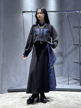 「アイテム（ブローチ/コサージュ）」を使った、佐藤静香さん（レディース・159cm）の冬コーディネート