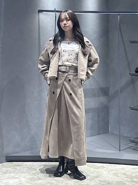 「アイテム（トレンチコート）」を使った、佐藤静香さん（レディース・159cm）の秋コーディネート