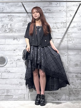 「アイテム（ネクタイ）」を使った、佐藤静香さん（レディース・159cm）の夏コーディネート