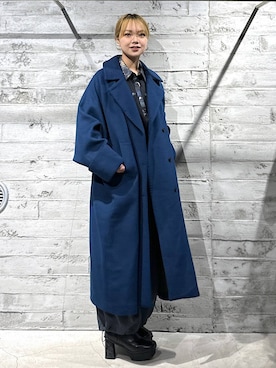 「アイテム（チェスターコート、ブルー系）」を使った、佐藤静香さん（レディース・159cm）の秋コーディネート