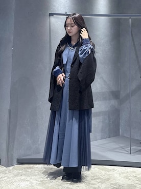 「アイテム（ブローチ/コサージュ）」を使った、佐藤静香さん（レディース・159cm）の秋コーディネート