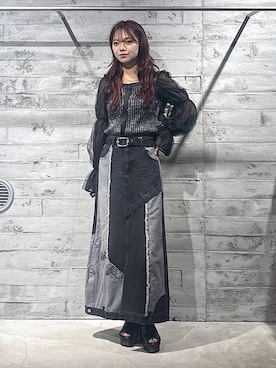 「アイテム（デニムスカート）」を使った、佐藤静香さん（レディース・159cm）の夏コーディネート