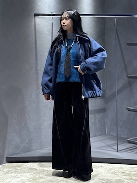 「アイテム（ネクタイ、ブラック系）」を使った、佐藤静香さん（レディース・159cm）の冬コーディネート