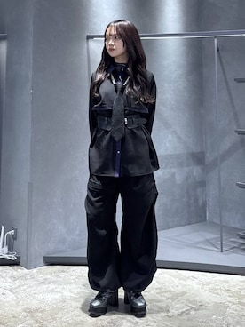 「アイテム（ネクタイ）」を使った、佐藤静香さん（レディース・159cm）の秋コーディネート