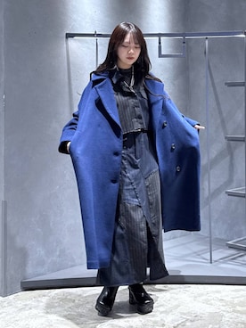 「アイテム（チェスターコート）」を使った、佐藤静香さん（レディース・159cm・20代）の秋コーディネート