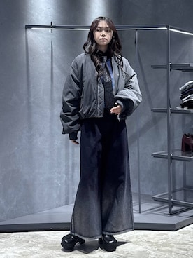 「アイテム（MA-1）」を使った、佐藤静香さん（レディース・159cm）の秋コーディネート