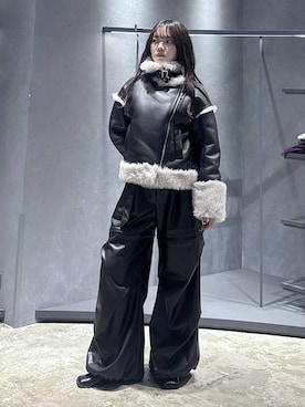 「アイテム（ムートンコート）」を使った、佐藤静香さん（レディース・159cm）の秋コーディネート