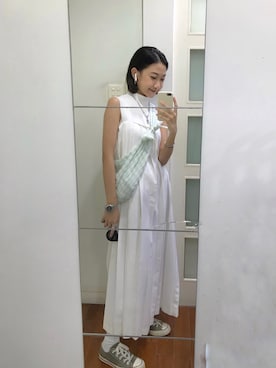 「アイテム（ドレス、ホワイト系）」を使った、油王個細女さん（レディース・160cm）の夏コーディネート