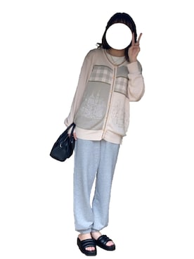 「ゴールドアクセ」｜「アイテム（スウェットパンツ）」を使った、キャロットケーキさん（レディース・157cm）の秋コーディネート