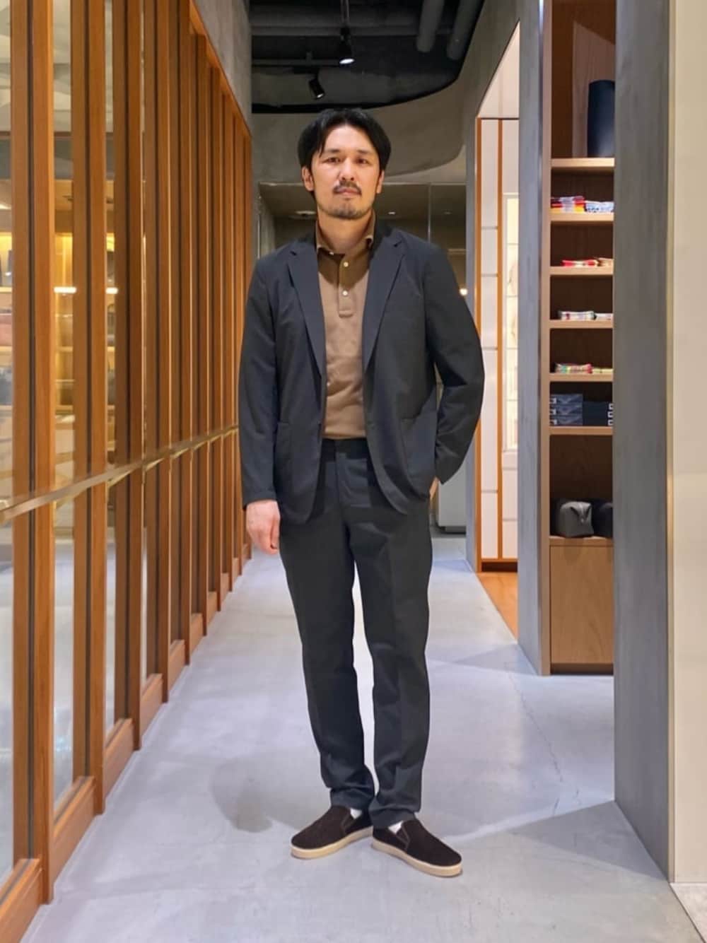 「セットアップ、ビジネススタイル、united arrows、夏コーデ」｜「GUY ROVERの【別注】＜GUY ROVER＞ カノコ ポロシャツ（ポロシャツ、ブラウン系）」を使った、藤高 尚徳さん（メンズ・175cm）の夏コーディネートの1枚目の写真