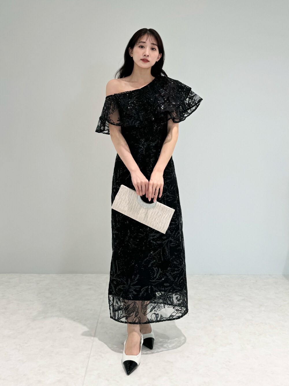 まはる　leja　フリルオフショルダースパンコールワンピース　グレー Leja（レジャ）の「【LEJA】LEJA-フリルオフショルダー